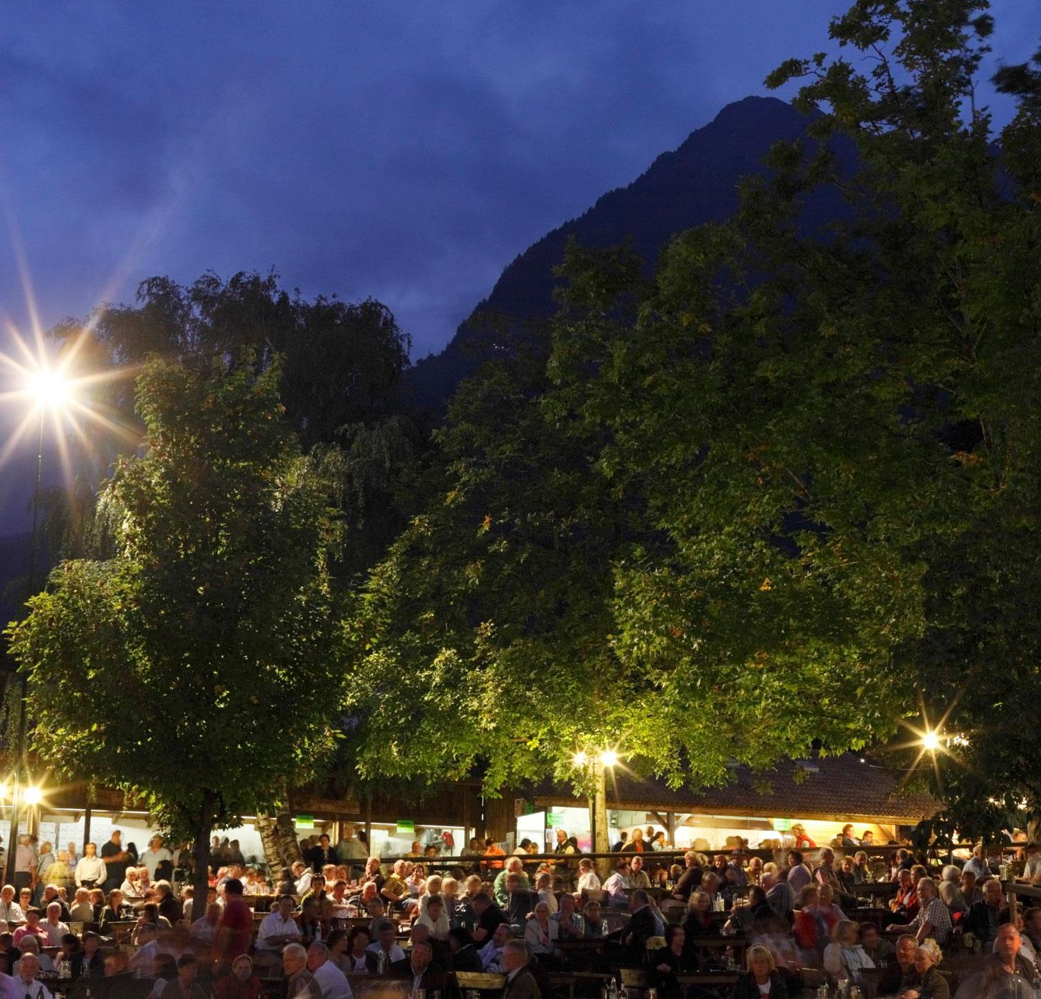 Foto für Wiesenfest der Bauernjugend von Dorf Tirol